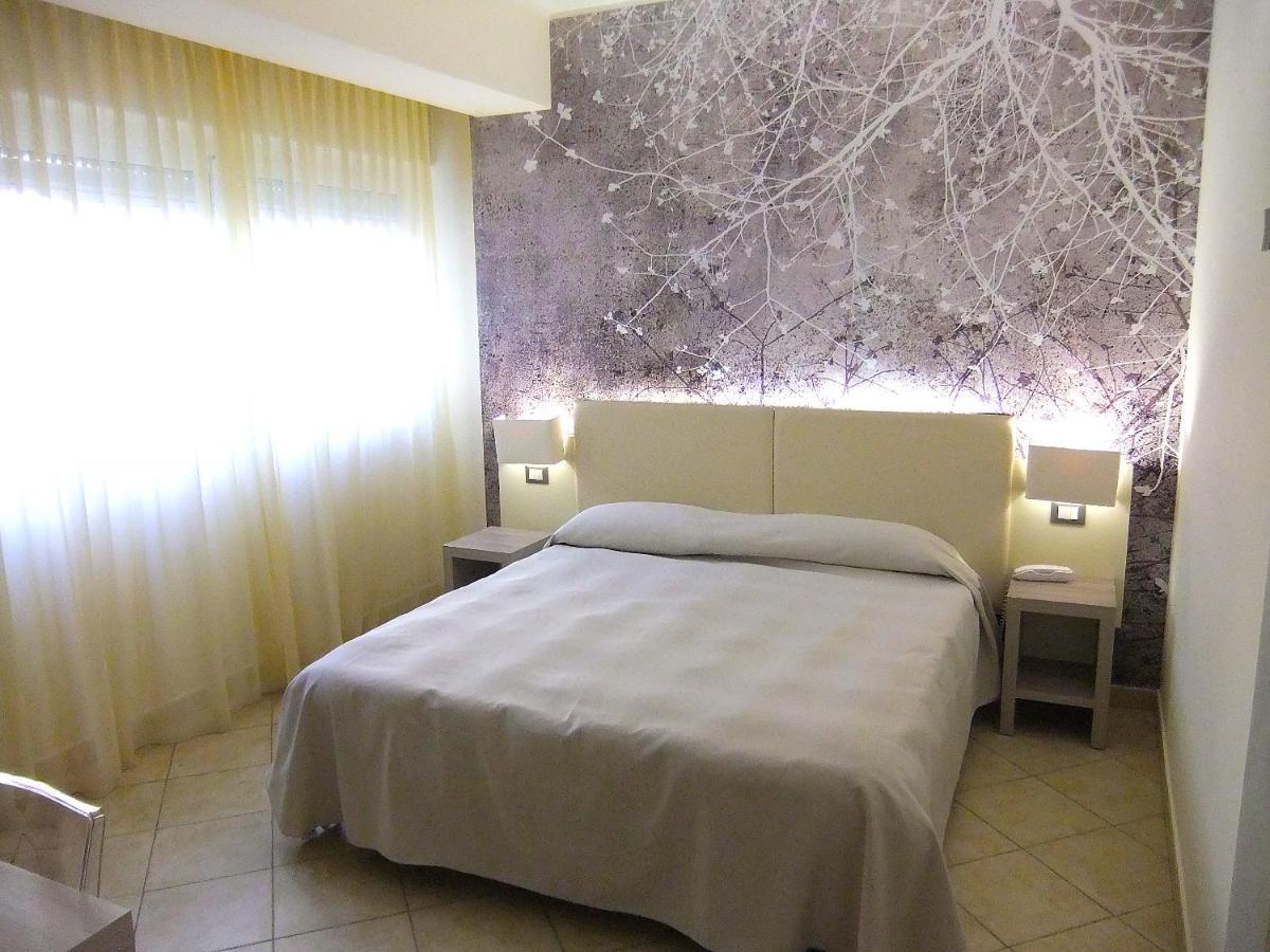 Hotel Kaly Ventimiglia Ngoại thất bức ảnh