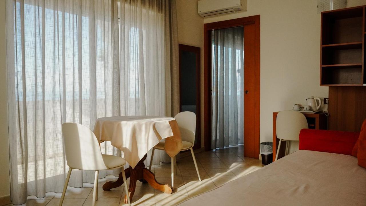 Hotel Kaly Ventimiglia Ngoại thất bức ảnh