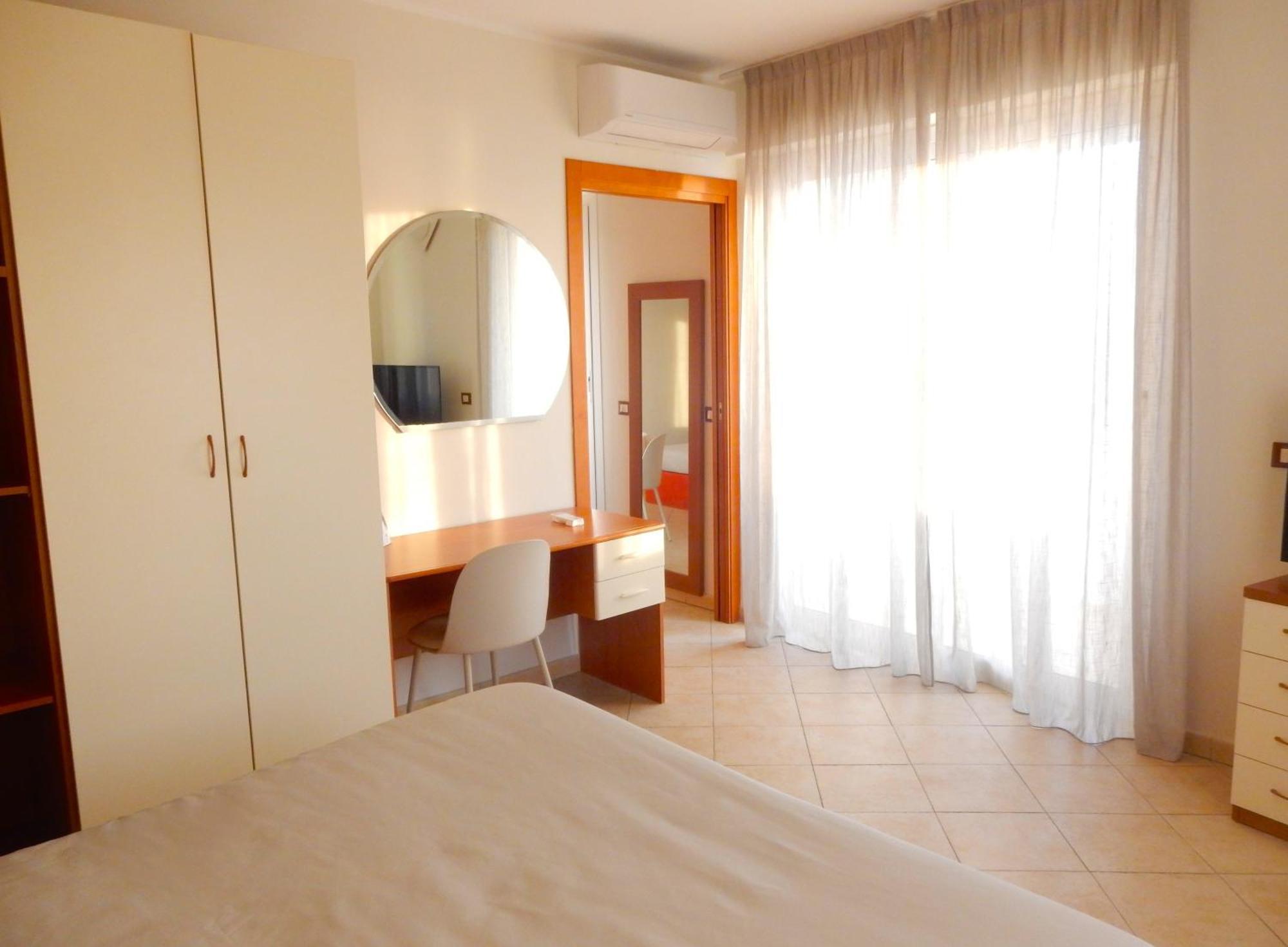 Hotel Kaly Ventimiglia Ngoại thất bức ảnh