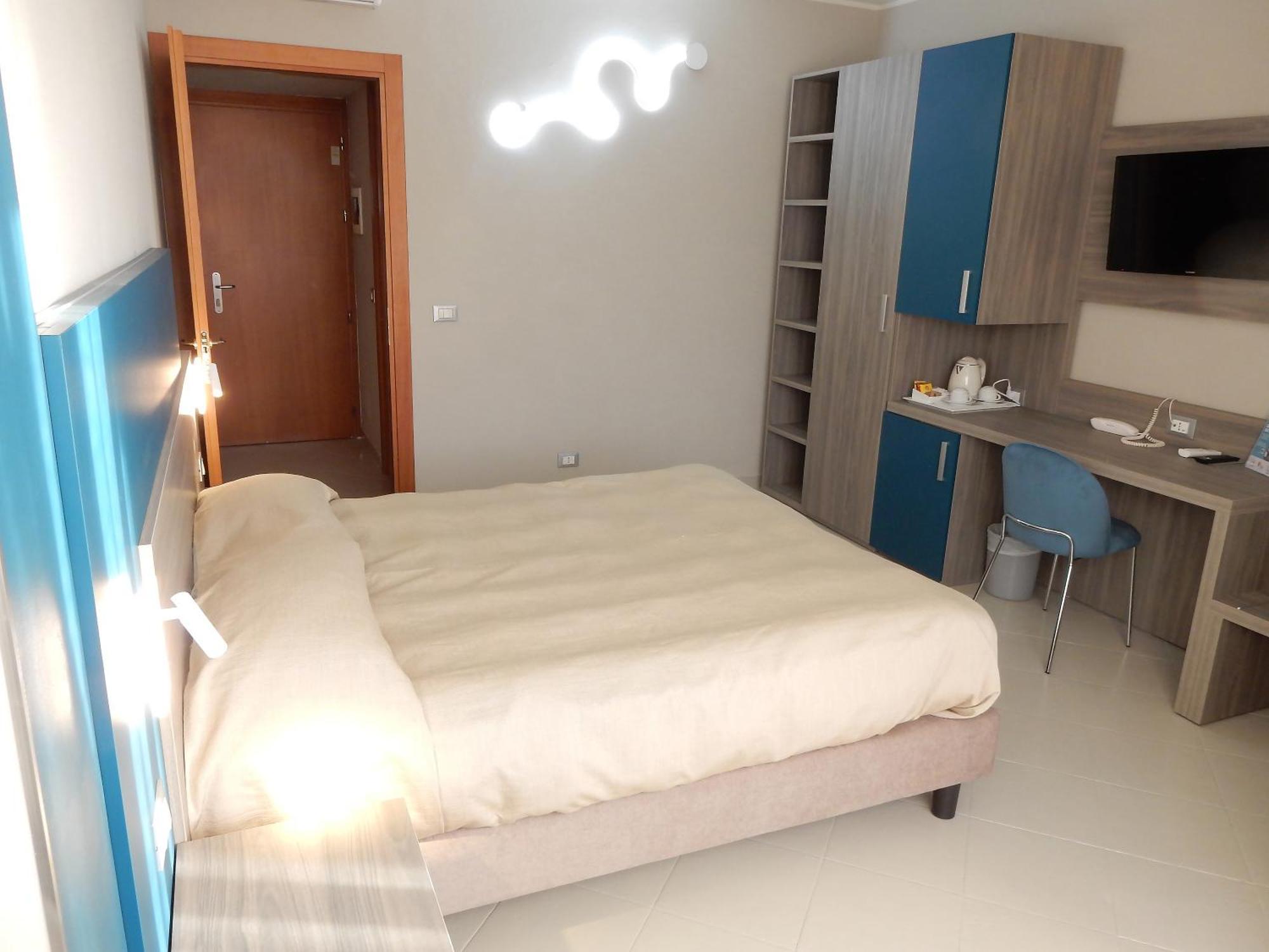 Hotel Kaly Ventimiglia Ngoại thất bức ảnh