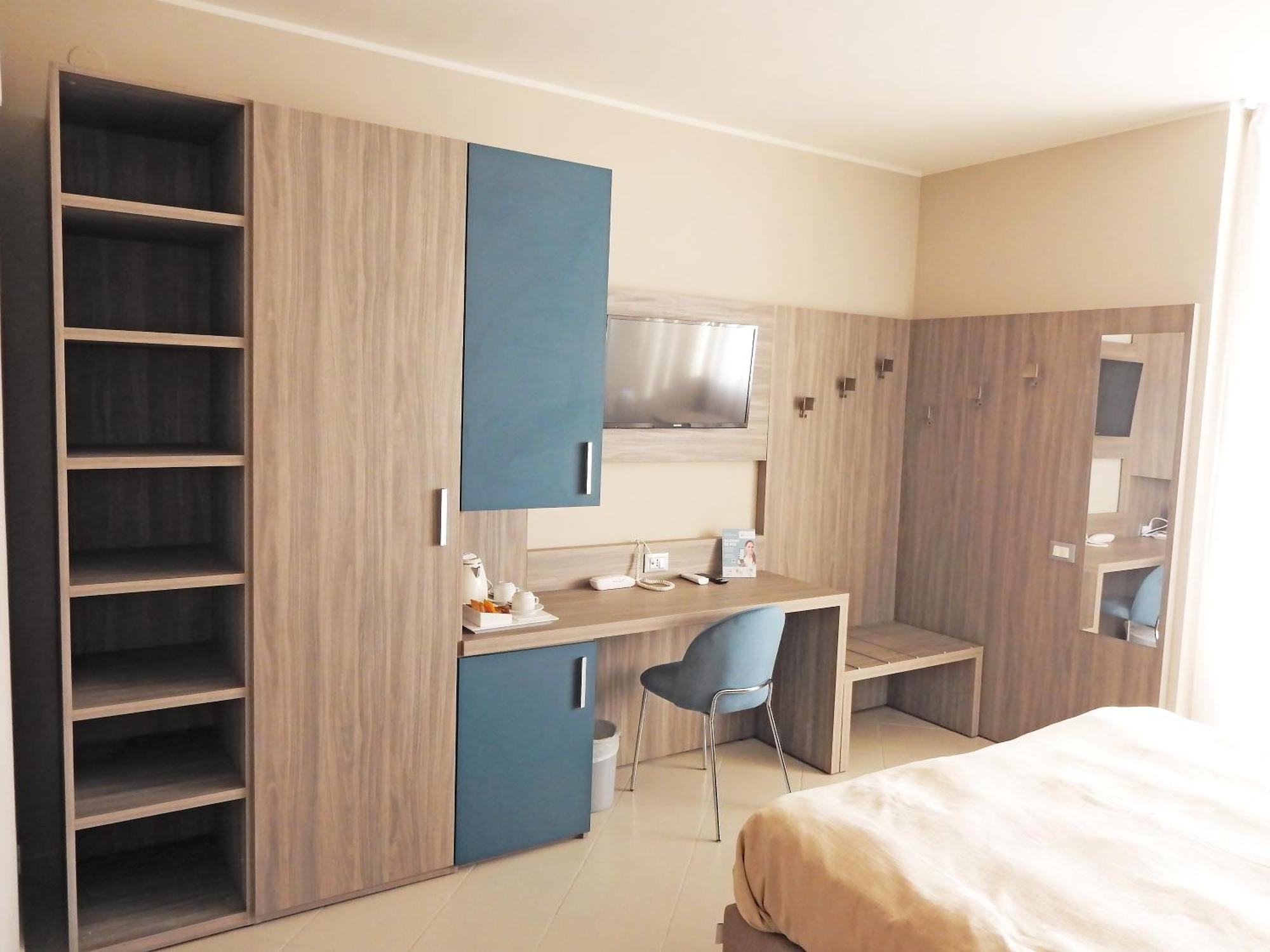 Hotel Kaly Ventimiglia Ngoại thất bức ảnh