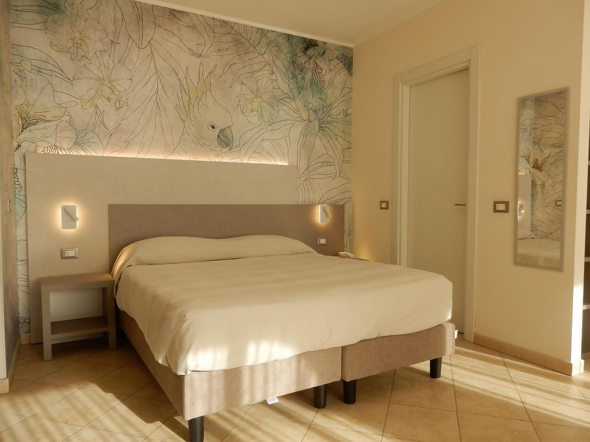 Hotel Kaly Ventimiglia Ngoại thất bức ảnh