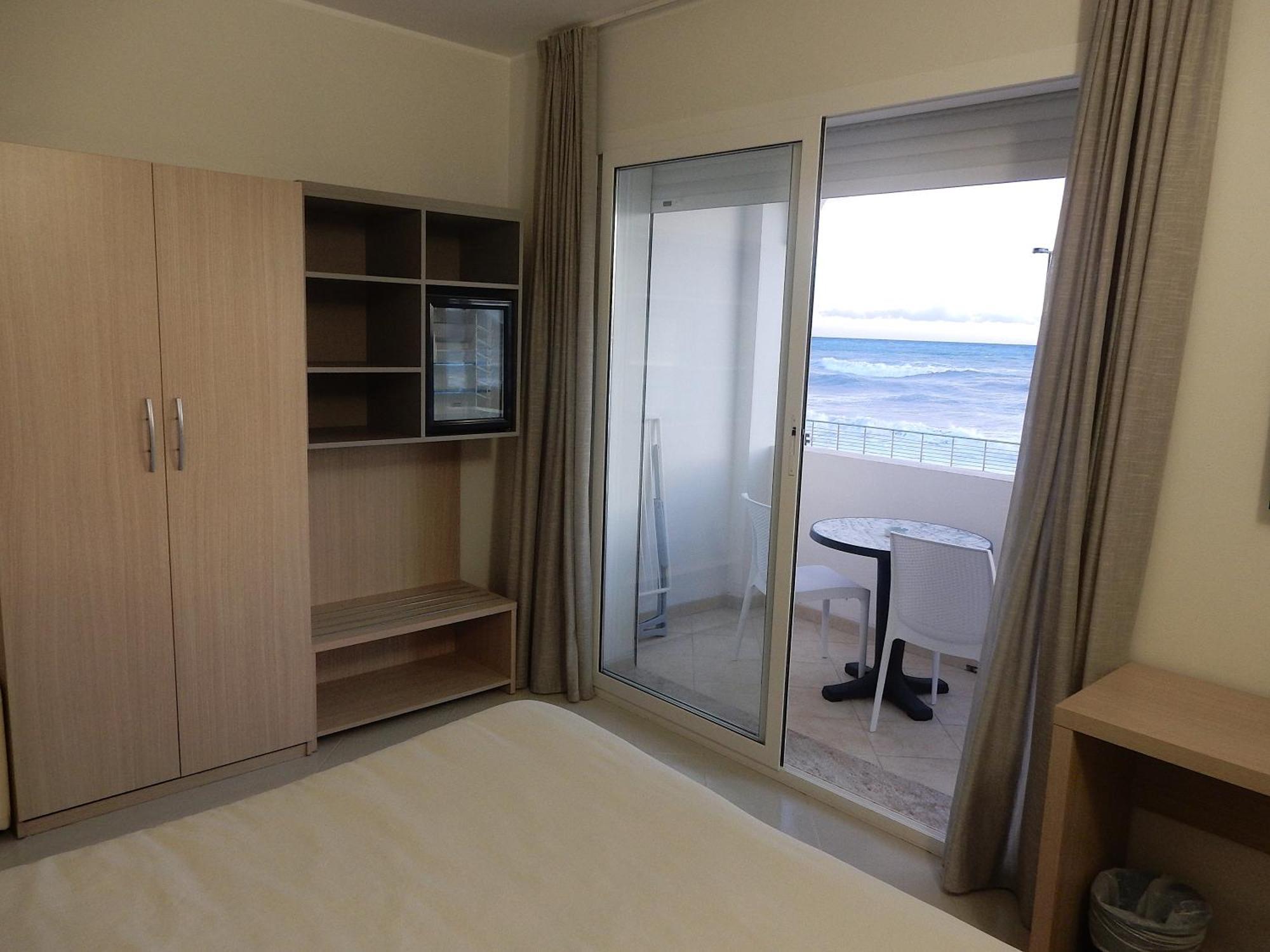 Hotel Kaly Ventimiglia Ngoại thất bức ảnh